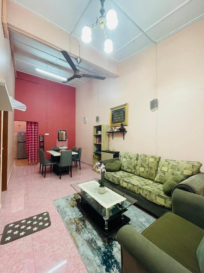 Kota Bharu Homestay Exterior photo